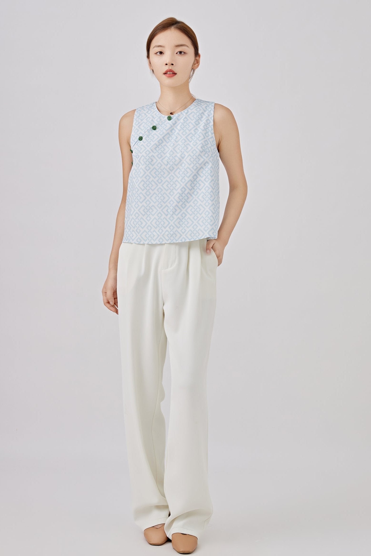 Oriental Window Ladies Sleeveless Cheongsam Top