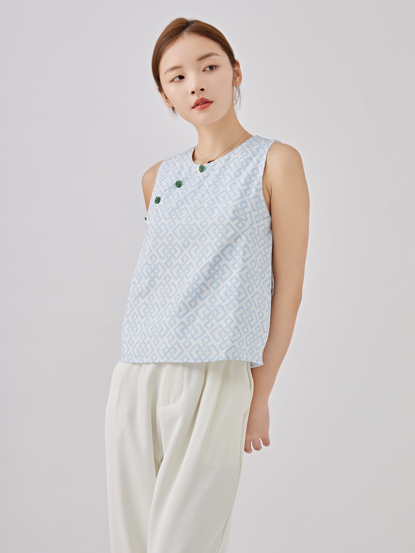 Oriental Window Ladies Sleeveless Cheongsam Top